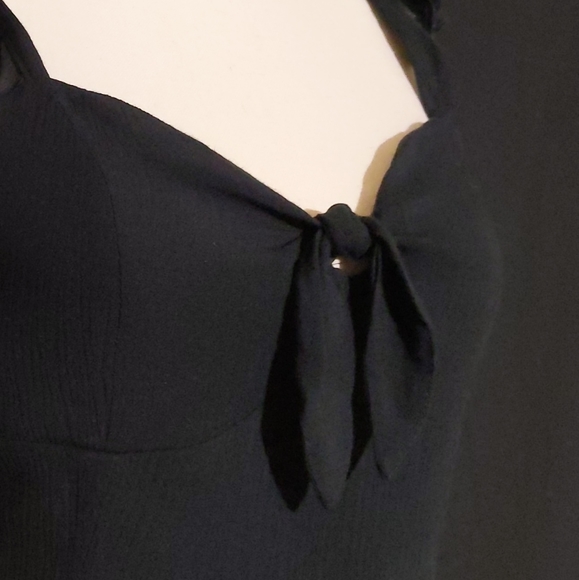 LF Into Ruffle Strap Crop Top - Picture 2 of 8